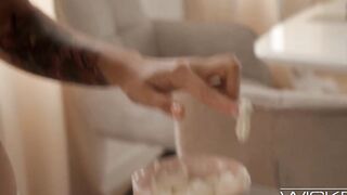 Playfull Blonde Bae Wakes Up Her boyfriend For A Passionate Pounded