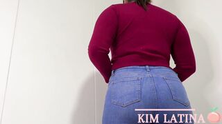 My BOSS's TASTY BOOTY tells me: "we're not going to do anything, I'll just suck you off and that's it" into the end he made me come into five minutes haha