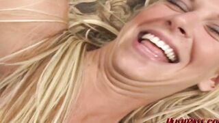 Bae housewife, Brooke Banner loans herself out for some Money
