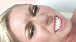 Amazingly Hot blonde can't resist the cash and takes a long facial from Sascha