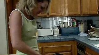 Young super sexy blonde was seduced my elder carpet muncher on the kitchen