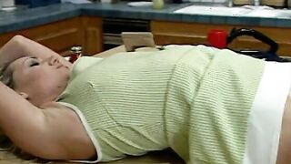 Young super sexy blonde was seduced my elder carpet muncher on the kitchen