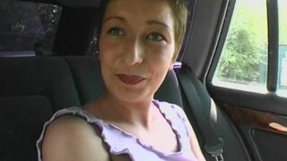 Auto Thot Toy im Auto