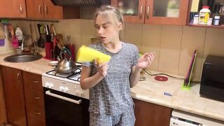 Step sister blown penis after cleaning and made me lick her vagina