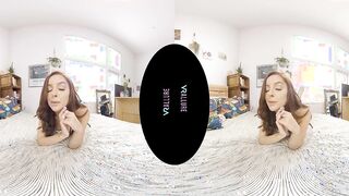 VRALLURE Vanna Has Been So Bored!