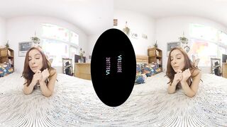 VRALLURE Vanna Has Been So Bored!