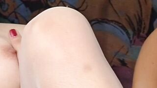Stiefmutter mit Ihrer Stieftochter allein zu Hause