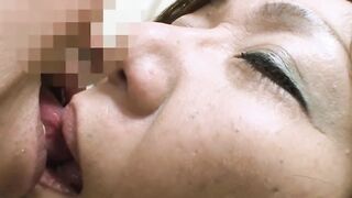 Japanese mom put the Sex Toy inside her Snatch an nailed rough