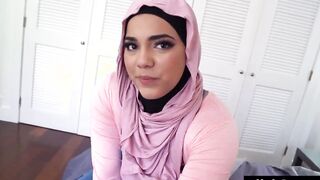 Thick muslim eighteen looses virginity to her stepuncle
