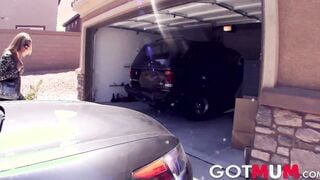 Get Mum - Burglar Rob Blonde Mom Vagina w/ bbc