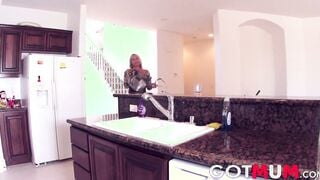 Get Mum - Burglar Rob Blonde Mom Vagina w/ bbc