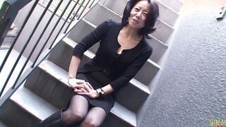 eastern older convinced to fucked so she receives a sloppy cummed into bed Junko Sakashita