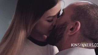Eighteen eastern Step Daughter Makes Up With Dad - Lulu Chu