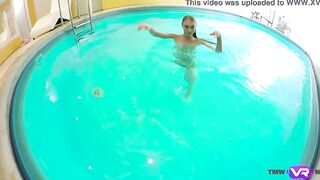 Tmw VR net - Nancy A - BLONDE DIG SOLO PLAY INSIDE A POOL