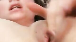 Lisa's Orgasm Up Close and her Pussy inside Closeup