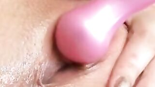 Ariana's Clitoral Orgasm inside Closeup!