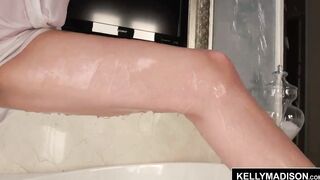 KELLY MADISON All Soak Solo Bathtub Masturbation