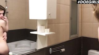 DoeGirls - Sienna Kim Young Ukrainian Hot Washes And Masturbates Inside The Shower