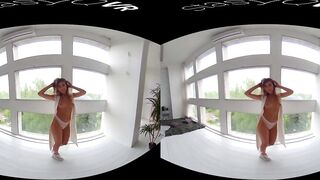 Hot beauty posing with her perky tits inside exclusive vr porn tape