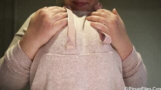 Watch bustylicious Sara Willis having fun her long breasts on web cam
