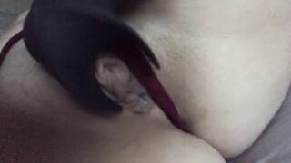 Using my boyfriends vibrating wand to make myself cum