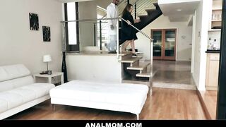 Penetrating A babe MILFs Booty
