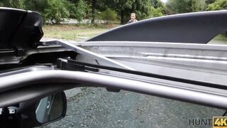 HUNT4K Bf is sitting into the backseat while sluts makes cash