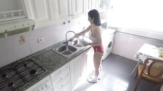 HUGE TITS Bombshell bangs her plumber to become a porn camgirl