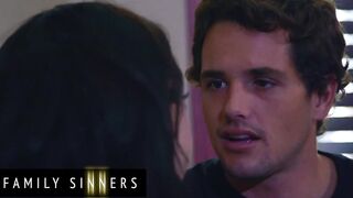 Family Sinners - Whitney Wright Invites Her Stepbro Tyler Nixon To Nailed Her And He Doesn't Say No