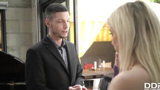 Agent's Dick is Closer into House Deal for Amazing Blonde Khloe Kapri