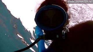 Hungarian pornstar Minnie Manga strokes her clitoris and ejaculates into the pool