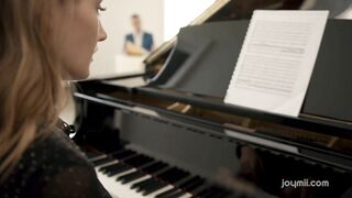 Piano teaches fucks his super new college girl into her parents home