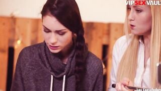 LosConsoladores - Arwen Gold & Sicilia Cutie Russian 18 Year Old Hardcore Three-Way With Swingers