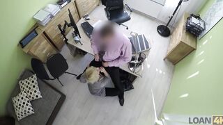 LOAN4K. Lassie veut faire des parations mais elle devrait baiser pour un prï¿½t