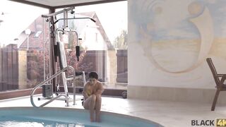 BLACK4K. Women has pussy pounded by the muscled african swimming instructor