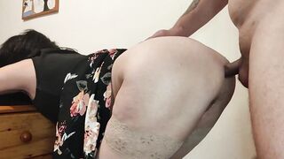 Hot Old Cougar Housewife with Long Ass Deep Screwed Doggy Style and Cum into Booty !