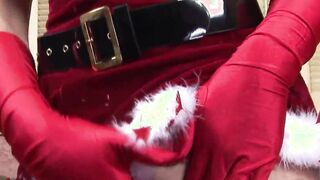 Big Boobed Beverly Hills eighteen only loves cum-filled Christmases