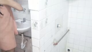 My stepsister accidentally drops the bath tub towel and I banged her well- porn into Spanish Xvideos