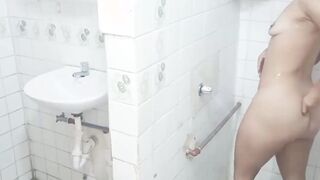 My stepsister accidentally drops the bath tub towel and I banged her well- porn into Spanish Xvideos