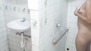 My stepsister accidentally drops the bath tub towel and I banged her well- porn into Spanish Xvideos