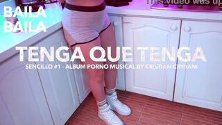 Enjoy while Linda undresses to Tenga Que Tenga by Cipriani