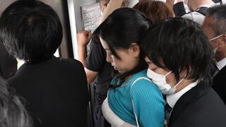 乳首いじり痴漢電車～勃起ちくびを執拗につまみ上げられイキ堕ちる人妻～ 加治史奈
