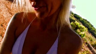 This mom has a incredible sexy desire to got fuck into the booty
