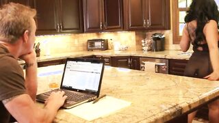 Kiara is a big tit teens who fucks penis for cumshot