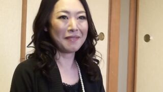 Older Girl Suddenly Screwed at Night into a Guest House Resists, but Her Body Is Awakened to SEX Mode by the Stiffness of Man : View More→https://bit.ly/Raptor-Xvideos