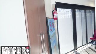 I Know That bimbos - (Lexi Luna) - A Stepmom Has Needs - MOFOS