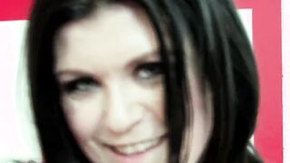 Sophia with vibrators fucks her pussy alone