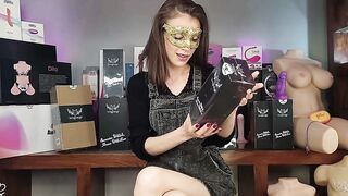 Unboxing - 8 Fantasy Vibrator from Wildolo