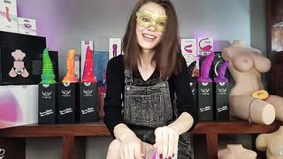 Unboxing - 8 Fantasy Vibrator from Wildolo