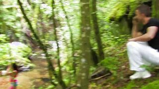 Drehtag inside der Wildnis mit dem pinken Luder